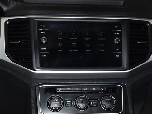 Used 2021 Volkswagen Atlas SE image 15