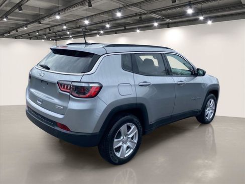 Used 2022 Jeep Compass Latitude w/ Convenience Group AWD/4WD image 7