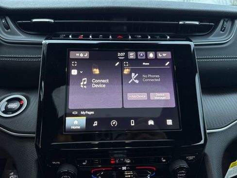 New 2025 Jeep Grand Cherokee Altitude image 23