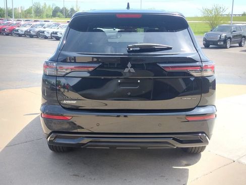New 2026 Mitsubishi Outlander LE AWD/4WD image 17
