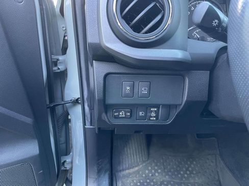 Used 2023 Toyota Tacoma TRD Sport image 31