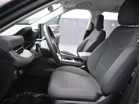 Used 2025 Ford Explorer Active image 9