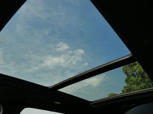 Used 2024 GMC Acadia Denali w/ Super Cruise Package image 29