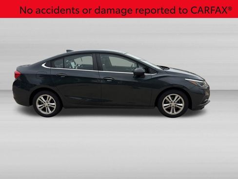 Used 2018 Chevrolet Cruze LT FWD image 3