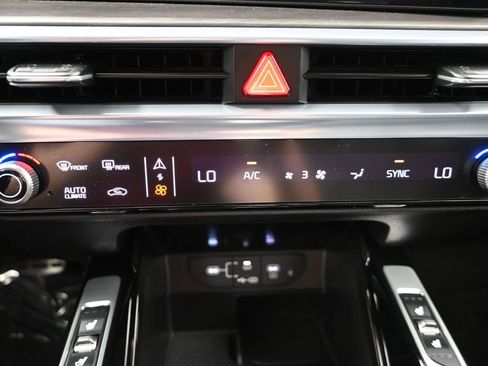 Certified 2024 Kia Sorento SX Prestige image 22