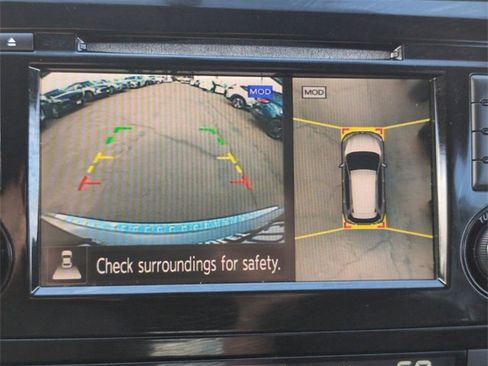 Used 2018 Nissan Rogue SV w/ Premium Package image 15