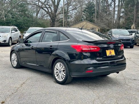 Used 2018 Ford Focus Titanium image 5