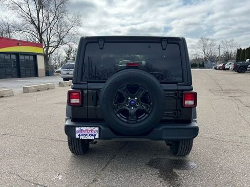 Used 2021 Jeep Wrangler Sport S image 4