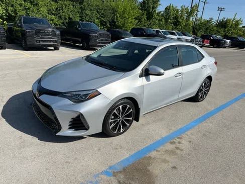 Used 2017 Toyota Corolla SE w/ SE Premium Package FWD image 14