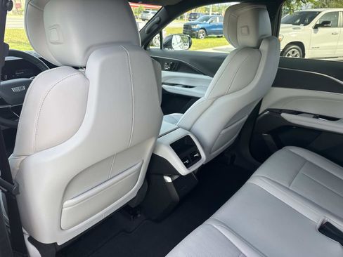 Certified 2025 Cadillac Lyriq Luxury RWD image 12