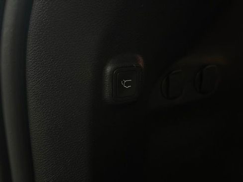 Used 2022 Jeep Cherokee Trailhawk w/ Comfort/Convenience Group image 12