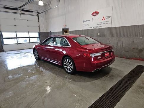 Used 2017 Lincoln Continental Premiere image 5