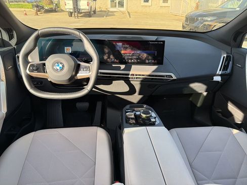 Used 2026 BMW iX xDrive45 image 9