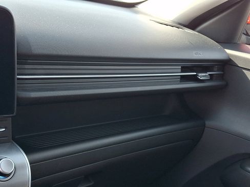 Used 2025 Hyundai Kona SEL image 30