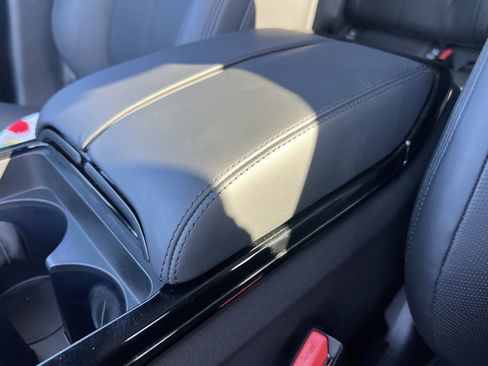 Used 2024 Land Rover Range Rover Velar Dynamic HSE image 27