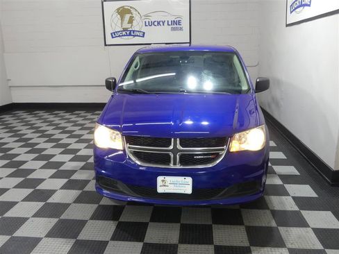 Used 2019 Dodge Grand Caravan SE w/ UConnect Hands-Free Group FWD image 3