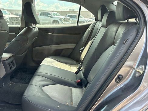 Used 2020 Toyota Camry XLE FWD image 7
