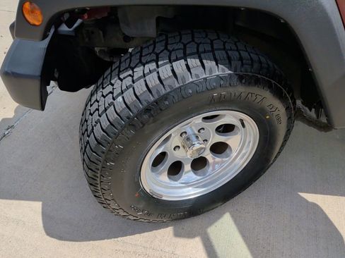 Used 2010 Jeep Wrangler Unlimited Rubicon w/ Dual Top Group image 36