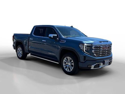Used 2025 GMC Sierra 1500 Denali w/ Technology Package AWD/4WD image 7