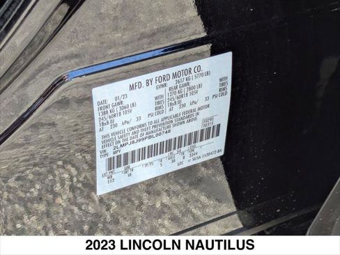Used 2023 Lincoln Nautilus AWD w/ Premium Package image 28