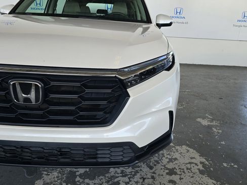 Used 2023 Honda CR-V LX image 17