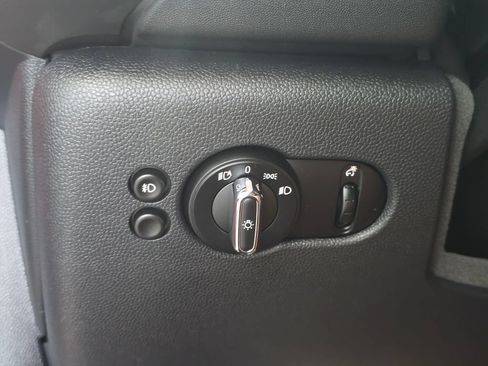 Used 2021 MINI Cooper 4-Door Hardtop w/ Storage Package FWD image 19