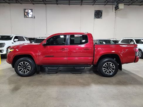Used 2022 Toyota Tacoma TRD Sport w/ Technology Package RWD image 7