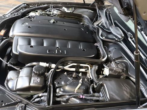 Used 2005 Mercedes-Benz E 320 CDI Sedan image 60