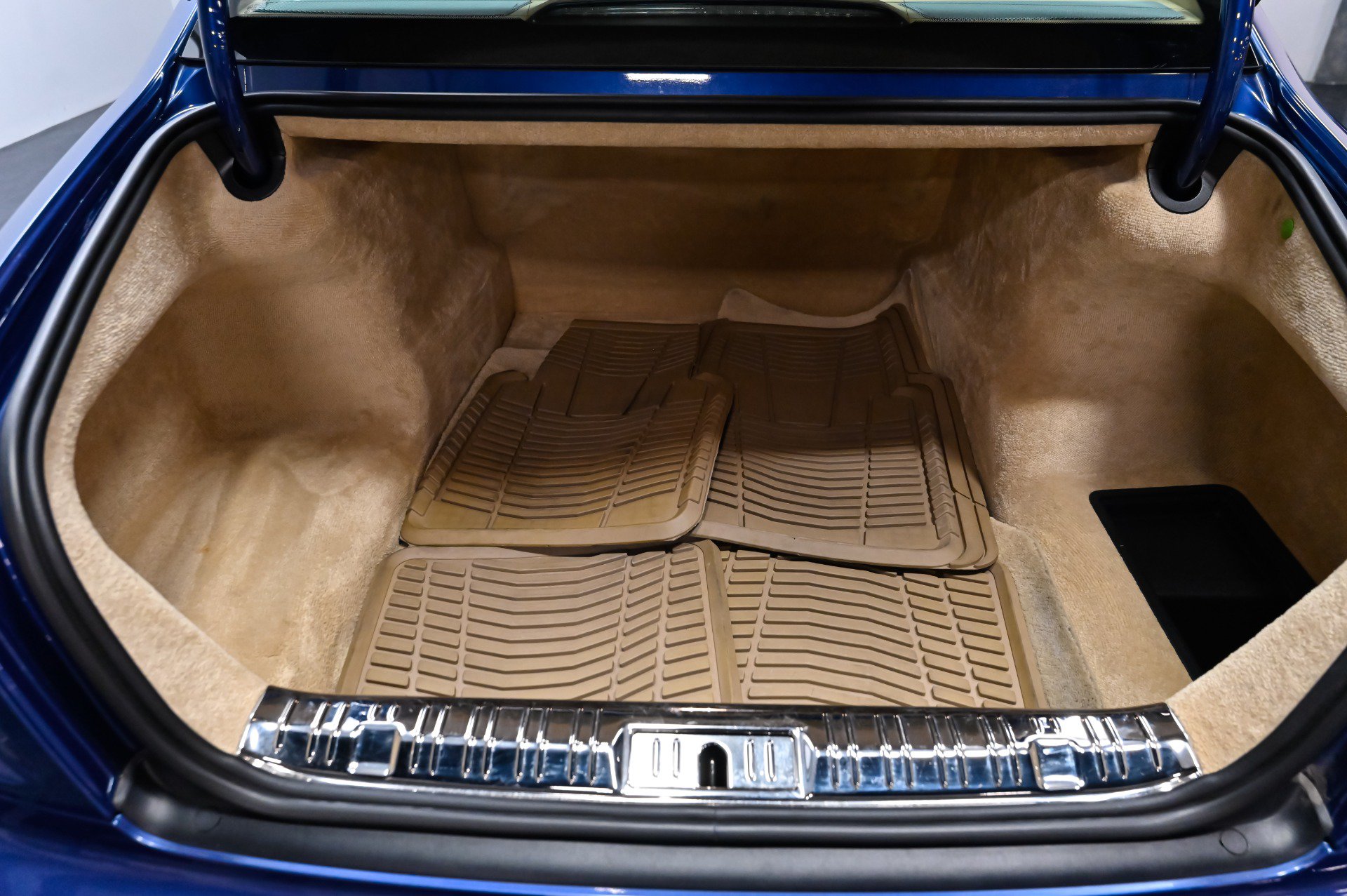 Used 2012 Rolls-Royce Ghost RWD image 27