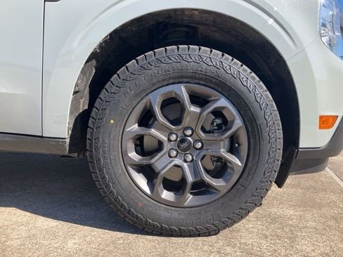 Used 2024 Ford Maverick XLT image 9