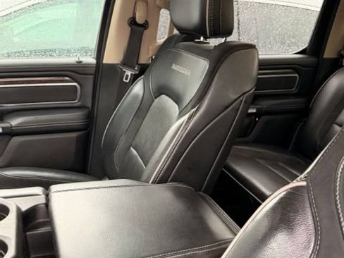 Used 2019 RAM 1500 Laramie AWD/4WD image 9