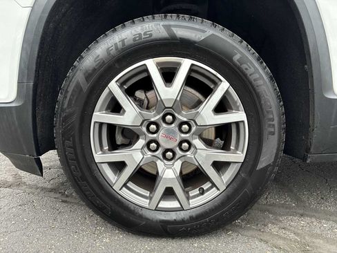 Used 2020 GMC Acadia SLT w/ Driver Alert Package II AWD/4WD image 18