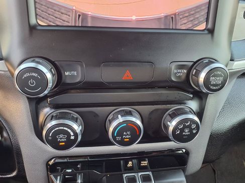 Used 2024 RAM 2500 Big Horn AWD/4WD image 14