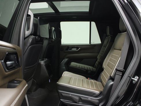 Used 2026 GMC Yukon Denali Ultimate AWD/4WD image 14