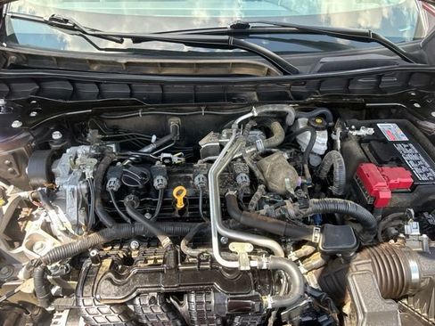 Used 2025 Nissan Altima 2.5 SV FWD image 31
