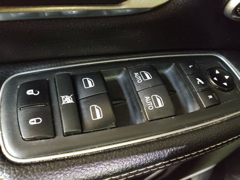 Used 2021 RAM 1500 Laramie image 27