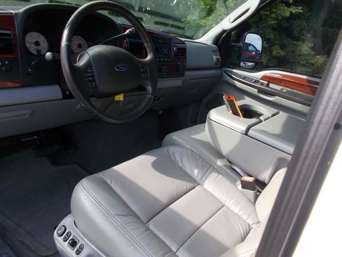 Used 2006 Ford F350 Lariat AWD/4WD image 28