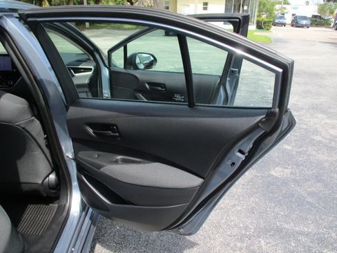 Used 2022 Toyota Corolla LE image 23