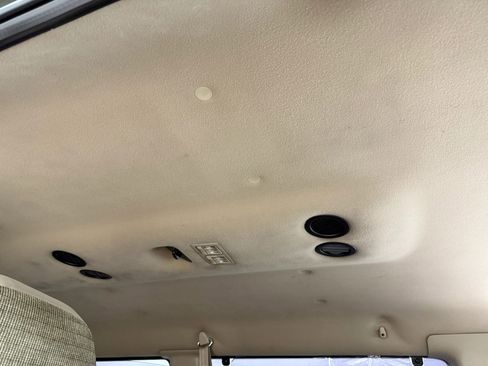 Used 2002 Ford E-350 and Econoline 350 Van image 33