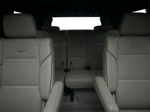 Used 2021 Cadillac Escalade Premium Luxury w/ Performance Package image 23