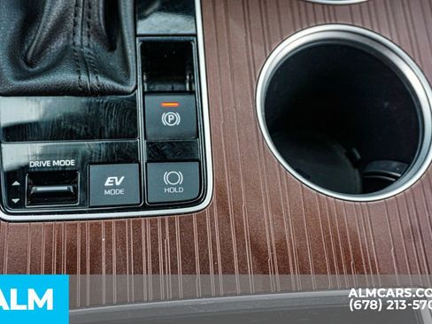 Used 2024 Toyota Sienna XLE image 45