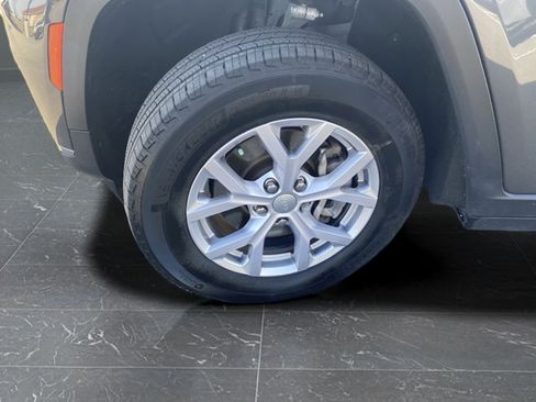 Used 2022 Jeep Grand Cherokee L Limited AWD/4WD image 49