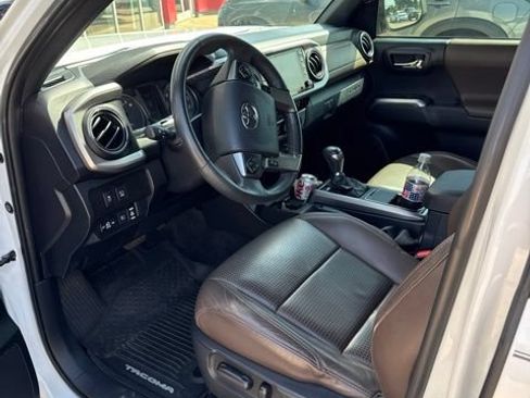 Used 2020 Toyota Tacoma Limited AWD/4WD image 9