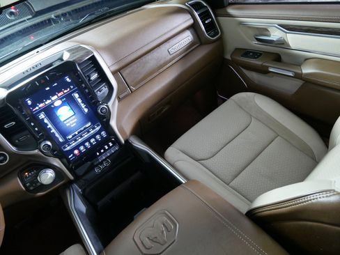 Used 2020 RAM 1500 Laramie AWD/4WD image 11