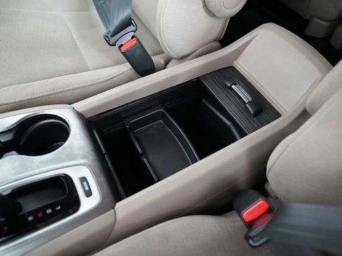 Used 2017 Honda Pilot EX image 30