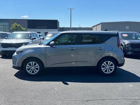 Certified 2025 Kia Soul LX FWD image 6