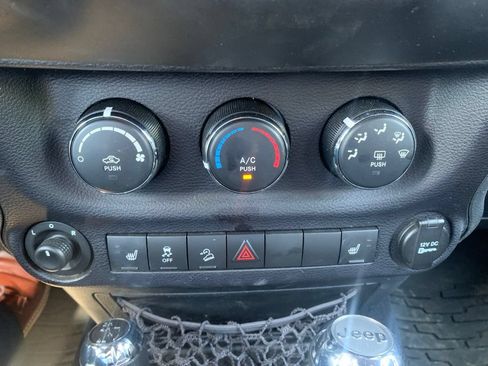 Used 2017 Jeep Wrangler Unlimited Sport w/ Quick Order Package 24S AWD/4WD image 12