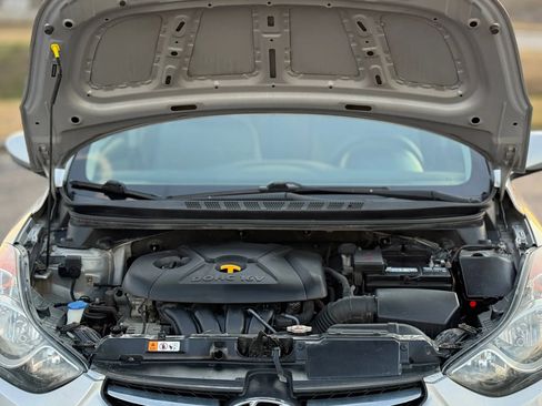 Used 2013 Hyundai Elantra GLS w/ Preferred Pkg image 28