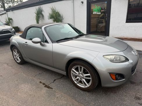 Used 2009 MAZDA MX-5 Miata Sport RWD image 1