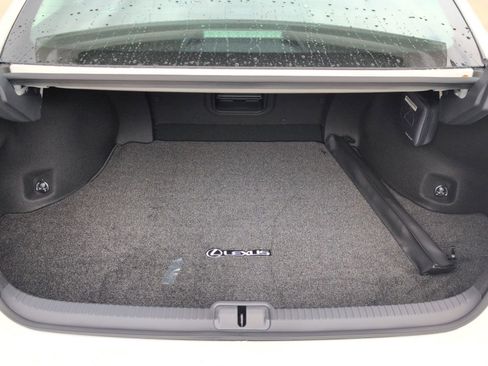 Used 2025 Lexus ES 300h w/ Premium Package image 13